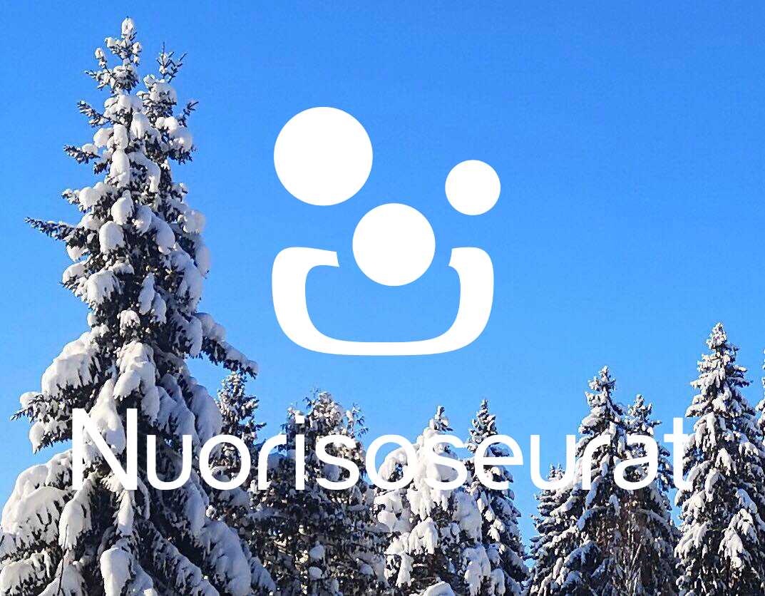 Taustalla luminen kuusimetsä ja sininen taivas, edessä nuorisoseurojen logo.